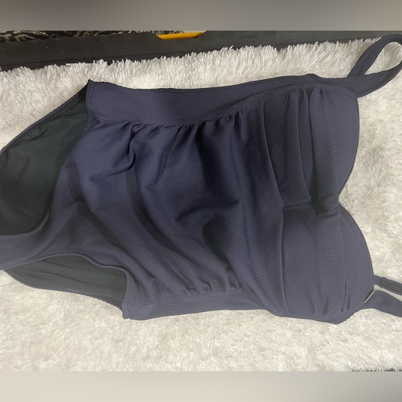 Shaping one piece swimsuit - Picture 3 of 5